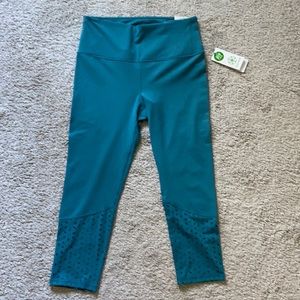 Brand: GAIAM Size: M Color: Teal